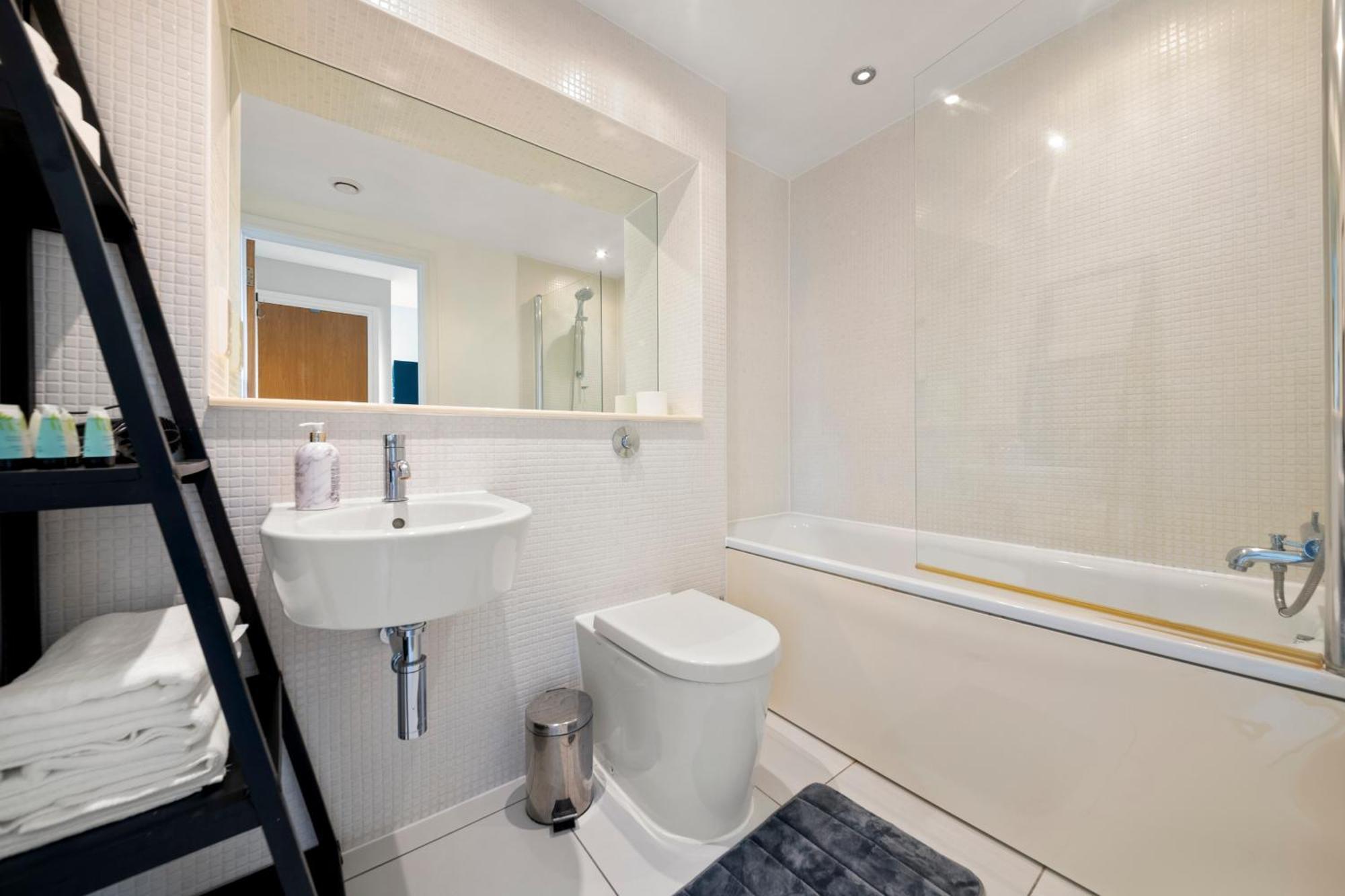 Londwell, Canary Wharf Skyline Balcony Suite Londres Extérieur photo